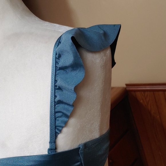 PINK Victoria's Secret Flutter Strap Bikini Top L NWOT - Picture 3 of 10